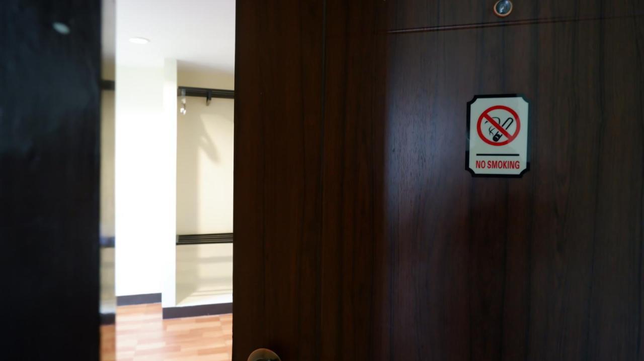 Airport A1 Hotel Csiangmaj Kültér fotó